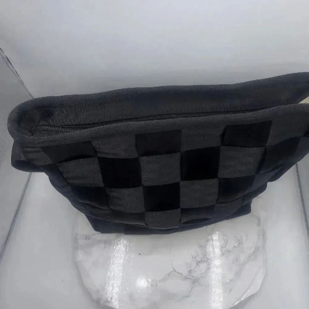 HARVEYS Black Executive Messenger Seatbelt Bag